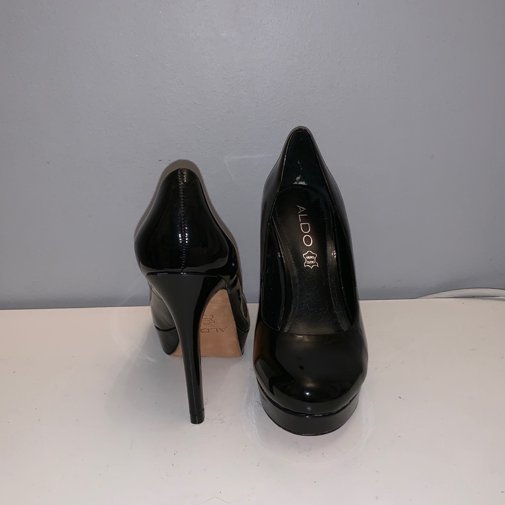 shiny black platform heals (4.5 inch)